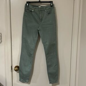 Vineyard Vines High Rise 5 pocket Skinny jeans. Size 27 Green